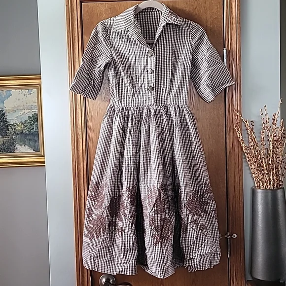1950s Handmade Gingham Dress - Picture 3 of 16